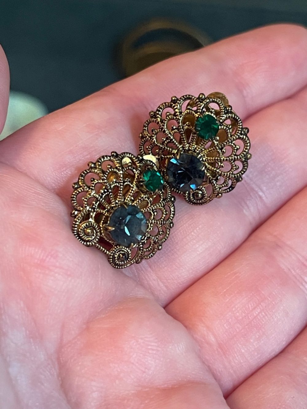 Antique Czechoslovakia Brass Filigree Green & Blue Glass Rhinestone Set - Picture 10 of 11